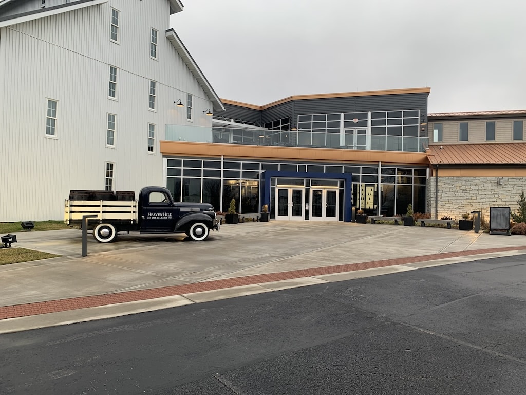 The best new Bardstown Distilleries to check out this year near our bed and breakfast. Photo of Heaven Hill Distillery